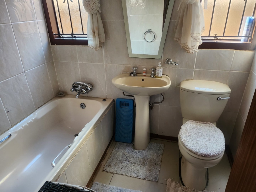 3 Bedroom Property for Sale in Mabopane Unit X North West